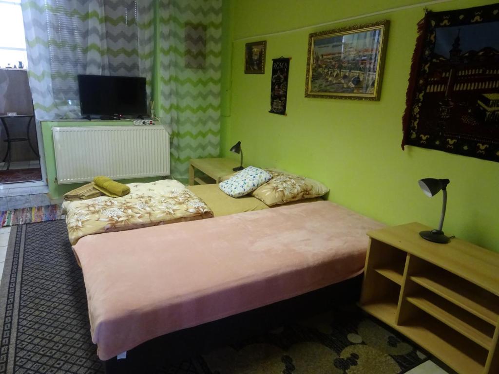 Milanna room 2